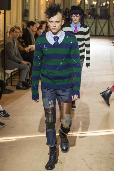 Look 43